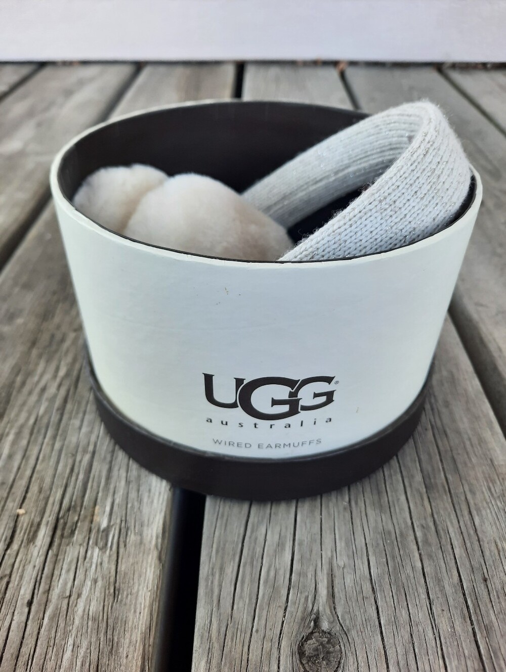 Ugg Classic Wired Earmuffs Over-Ear Headphones Chestnut Sheepskin W/ Box NO WIRE - Picture 3 of 15